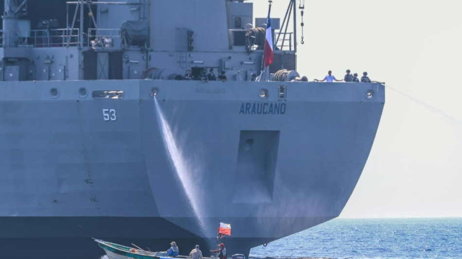 Pescadores enfrentam Marinha durante protestos no Chile 