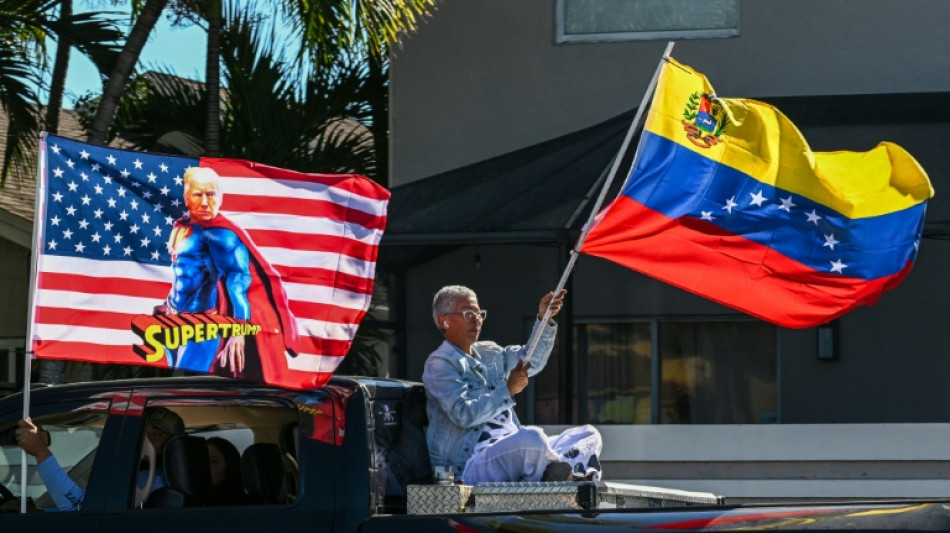 Una multitud de venezolanos celebra en Florida la ca&iacute;da de Maduro