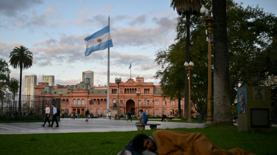 Argentina teve infla&ccedil;&atilde;o de 117,8% em 2024, 94 pontos a menos que em 2023