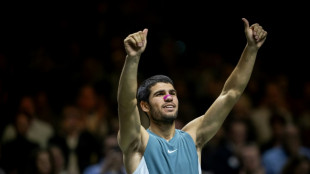 Alcaraz demuestra en R&oacute;terdam que tambi&eacute;n sabe ganar en pista cubierta