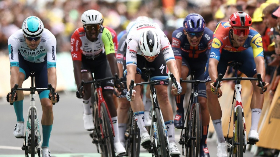 Tour de France: Tim Merlier s'impose dans "l'enfer" de Dunkerque
