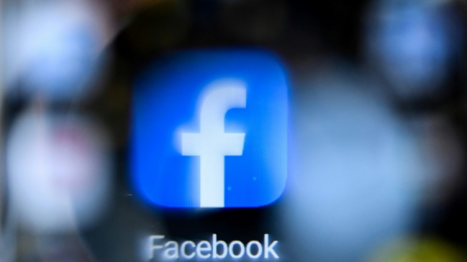 OLG Karlsruhe: Facebook muss vor Kontokündigung abmahnen