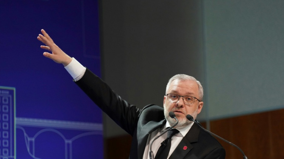 Un escándalo de corrupción y batallas judiciales ponen a prueba a Zelenski en Ucrania