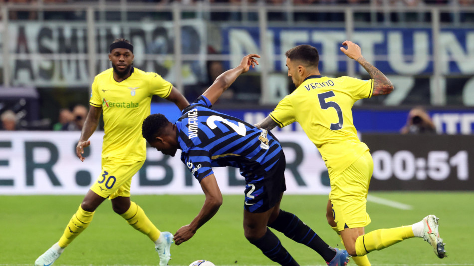 Calcio:Vecino-Lazio avanti insieme, uruguaiano rinnova contratto