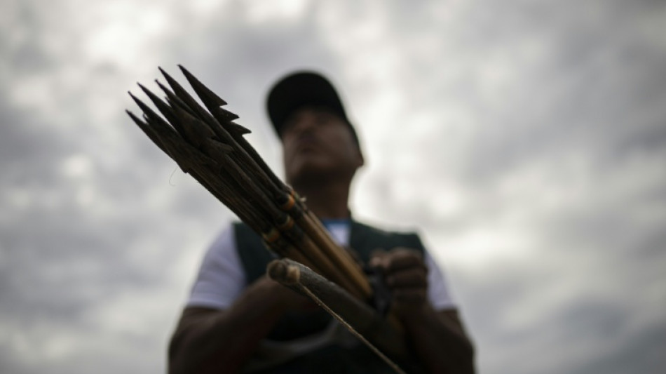 A pequena guarda ind&iacute;gena que vigia a floresta amaz&ocirc;nica do Peru