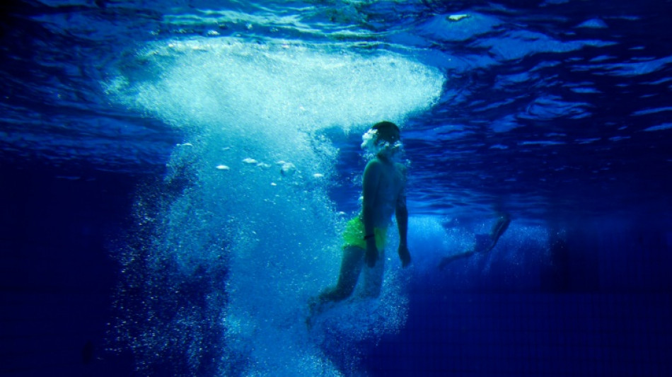 Schwimmbad-Euro und Pflichtunterricht: Linkspartei fordert B&auml;deroffensive