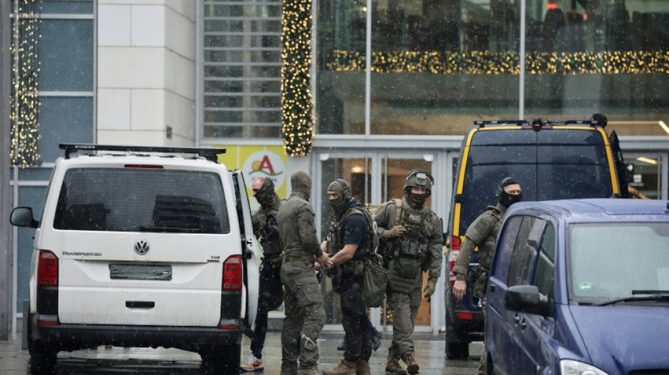 Geiselnahme in Einkaufszentrum h&auml;lt Dresden in Atem - Tatverd&auml;chtiger stirbt
