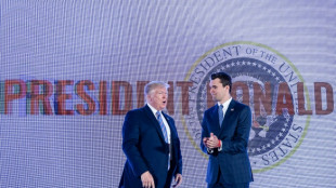 L'influenceur pro-Trump Charlie Kirk tu&eacute; par balle 