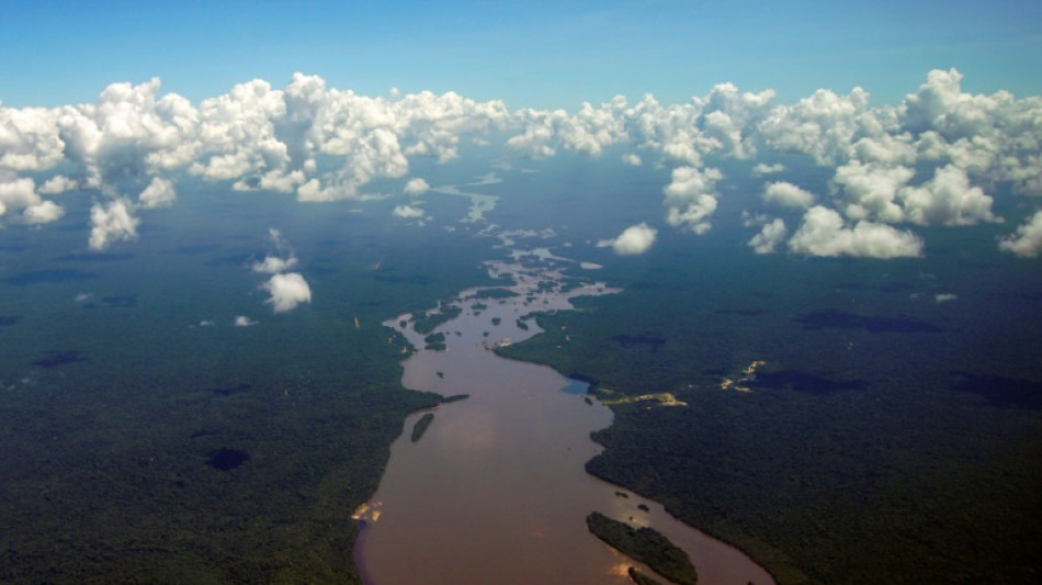 Venezuela considera 'ilegais' licita&ccedil;&otilde;es petrol&iacute;feras da Guiana em disputada zona mar&iacute;tima