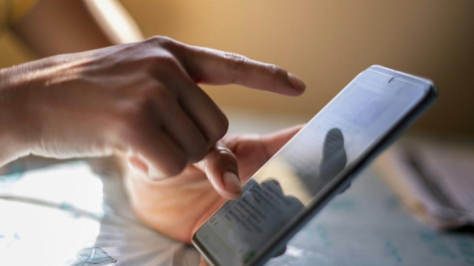 Migrantes recurren a WhatsApp para adelantarse a las redadas en EEUU