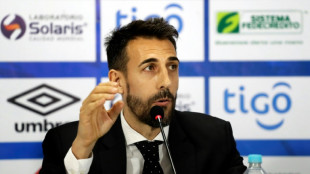 El Salvador despide al espa&ntilde;ol D&oacute;niga y nombra  seleccionador a 'Bolillo' G&oacute;mez