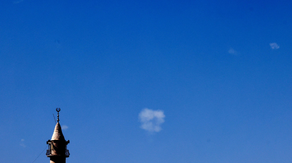 Terremoto nel nord dell'Iran, danni minimi