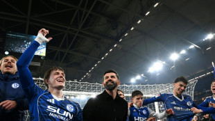 "Singen, springen, tanzen": Schalke feiert Tabellenführung