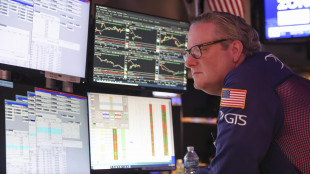 Wall Street attende la Fed, Dj +0,32%, Nasdaq +0,19%