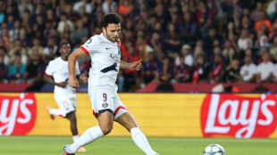 PSG vence Barcelona (2-1) com gol no fim de Gonçalo Ramos