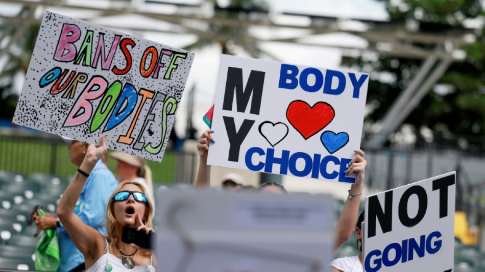 Direito ao aborto vence no Arizona, mas n&atilde;o na Fl&oacute;rida