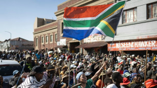 Torcedores africanos viram as costas &agrave; &Aacute;frica do Sul na Copa do Mundo ap&oacute;s viol&ecirc;ncia xen&oacute;foba