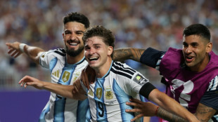 Argentina vence Su&iacute;&ccedil;a na prorroga&ccedil;&atilde;o (3-1) e vai enfrentar Inglaterra na semifinal da Copa