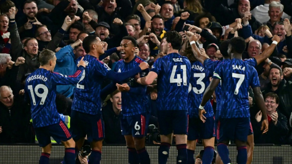 Arsenal vence Fulham e mantém liderança; City segue em reação