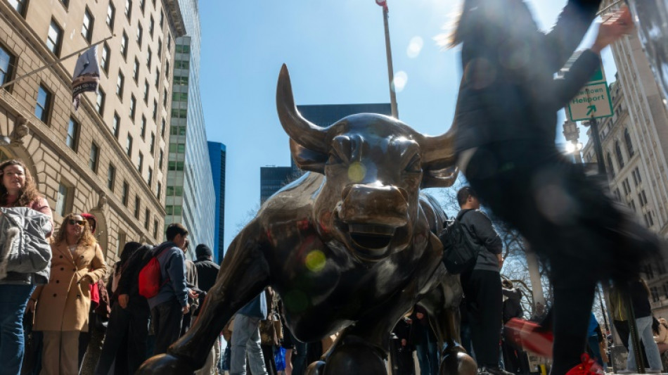 Nasdaq e S&P 500 fecham semana com novos recordes