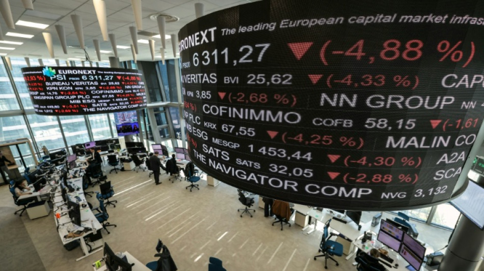 La Bourse de Paris gagn&eacute;e par l'optimisme