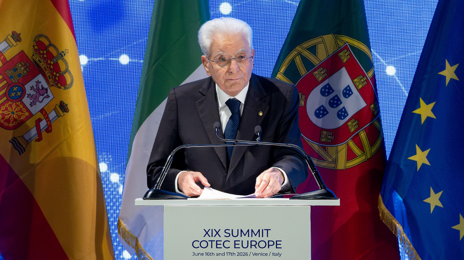 Mattarella, Repubblica grata a GdF, tutela contribuenti onesti e legalit&agrave;