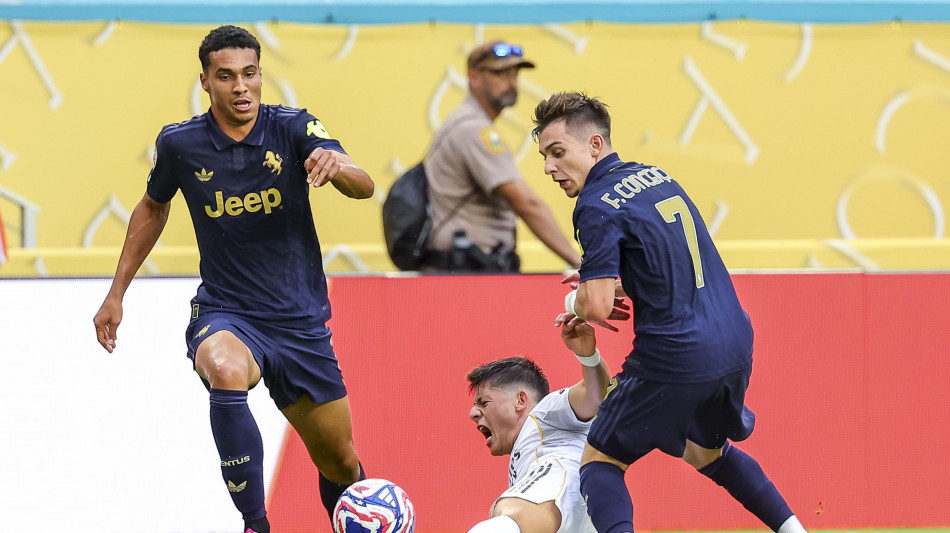 Calcio: Juve; Conceicao &egrave; atterrato all'aeroporto di Torino