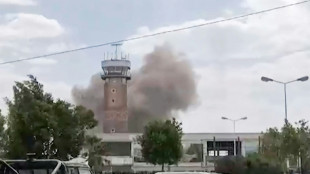 I&ecirc;men bombardeia aeroporto de Sanaa e huthis amea&ccedil;am com repres&aacute;lias