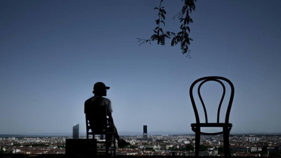 La canicule s'intensifie, la vigilance orange &eacute;tendue &agrave; 84 d&eacute;partements lundi