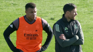 "No somos kamikazes", asegura Alonso sobre la posible titularidad de Mbapp&eacute;