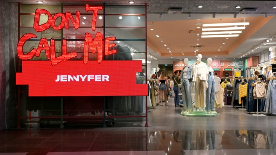 Jennyfer: douze "potentiels repreneurs" ont d&eacute;pos&eacute; une offre