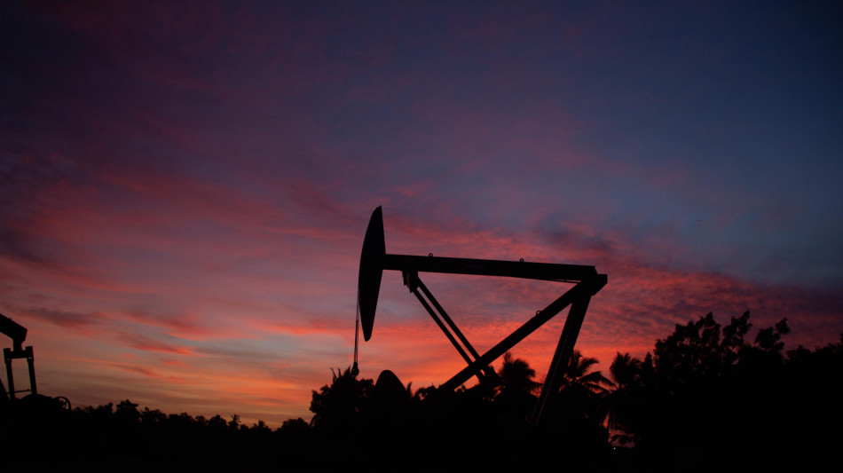 Il petrolio chiude in calo a New York, -2,58%