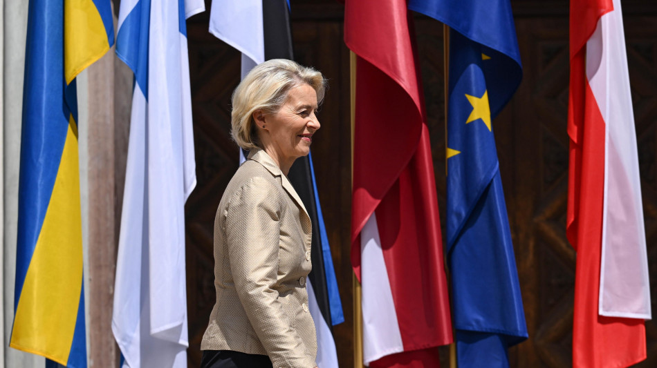 Von der Leyen, 'con la tassa sui mini pacchi proteggiamo nostri venditori'