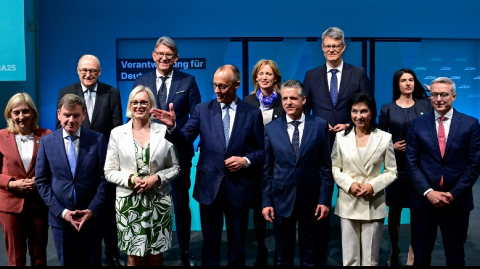 Union startklar für Schwarz-Rot: Koalitionsvertrag gebilligt und Minister benannt