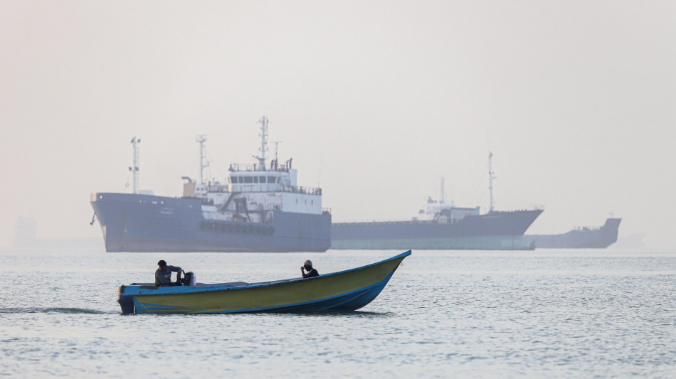 Agenzia Gb, una terza nave attaccata in 24 ore a Hormuz