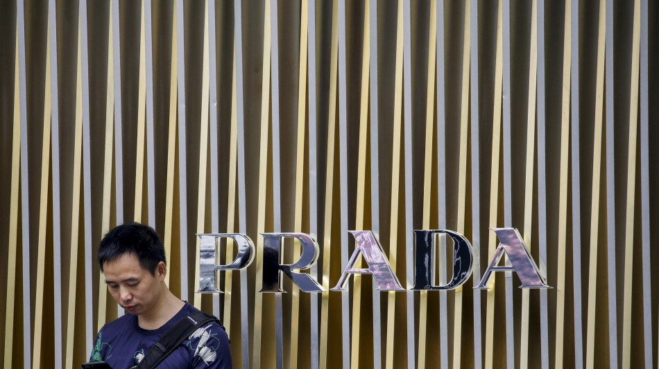 Prada, nel semestre ricavi +16%, utile scende a 328 milioni