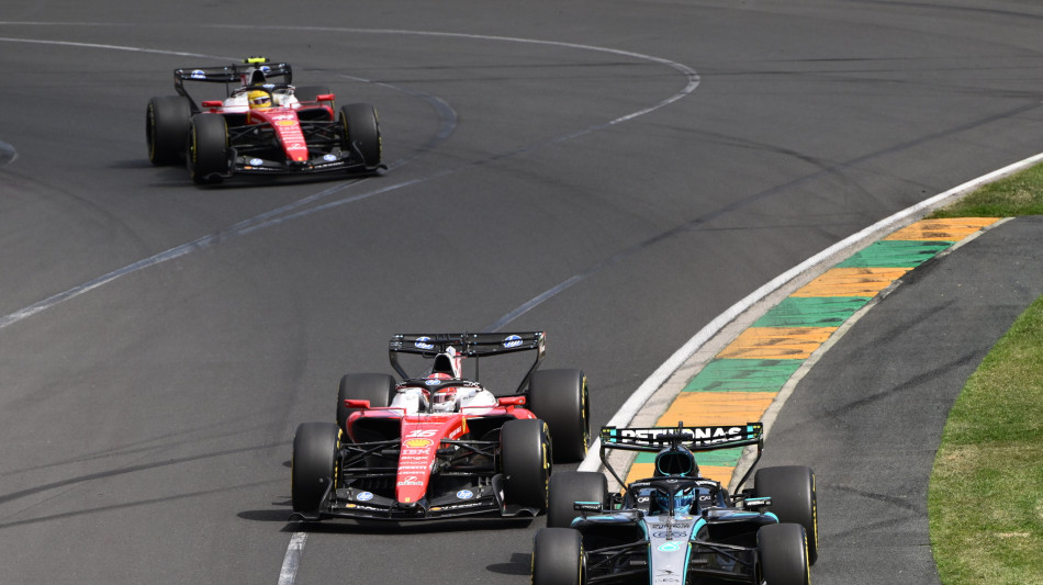F1: Australia; vince la Mercedes di Russell, terza la Ferrari di Leclerc