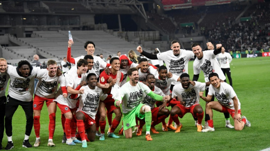 Eintracht vence Stuttgart de virada (3-2) e vai &agrave; final da Copa da Alemanha