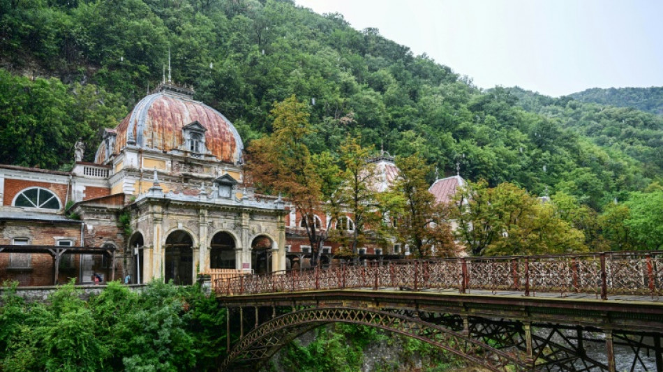 Una ciudad termal fantasma arrasada por la corrupción vuelve a la vida en Rumania