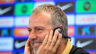 Flick pide a sus jugadores "luchar m&aacute;s" para ganar los partidos  