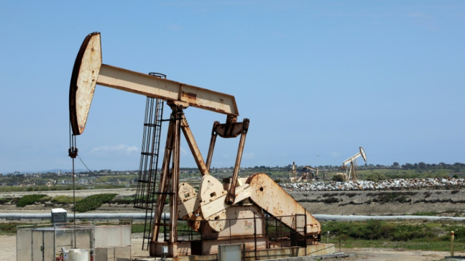 Oil jumps on Hormuz tensions, stocks mostly retreat