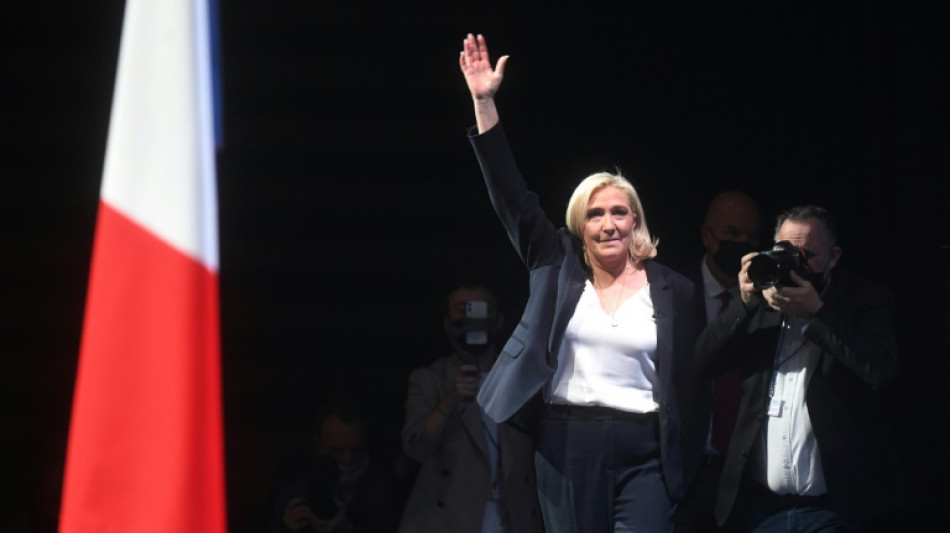 Les partisans de Le Pen fustigent "l'extrémisme" de Zemmour