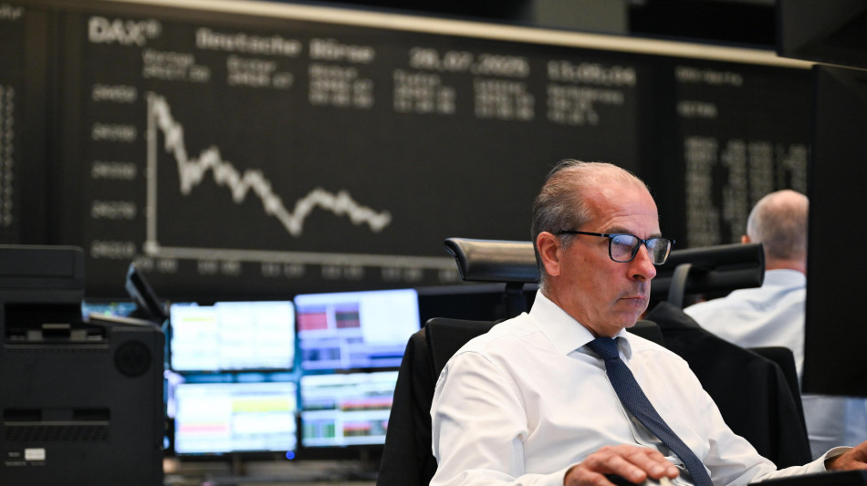 Borsa: Europa debole, future Usa in rosso, Milano -0,35%