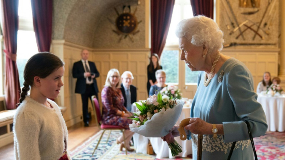 Británicos rinden homenaje a su reina, reconocida por integridad, honestidad y estabilidad