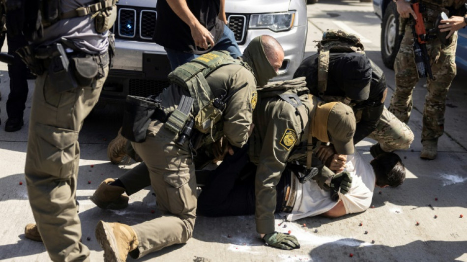 Latinos temem sofrer discriminação em operações migratórias na Califórnia