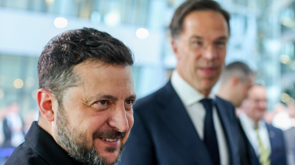 Zelensky, 'nell'incontro con Rutte focus su difese aeree e situazione al fronte'