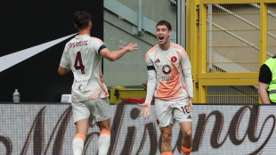 Roma ok con il Lens, ma si fanno male Ndicka e Soul&eacute;