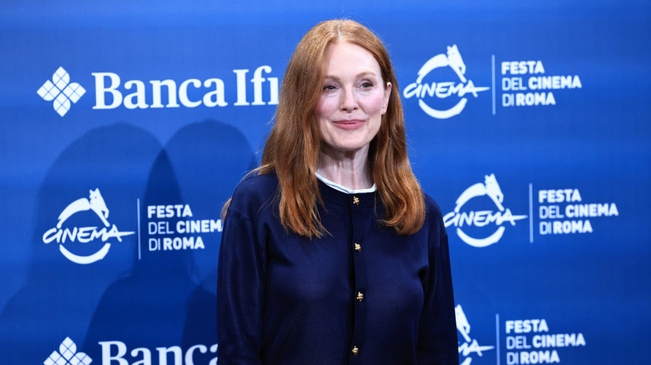 Julianne Moore, 'faccio l'attrice, ma amo essere invisibile'