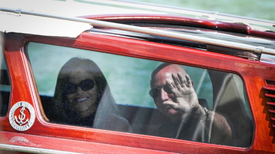 Bezos und Sanchez treffen zu von Protesten begleiteter Hochzeit in Venedig ein