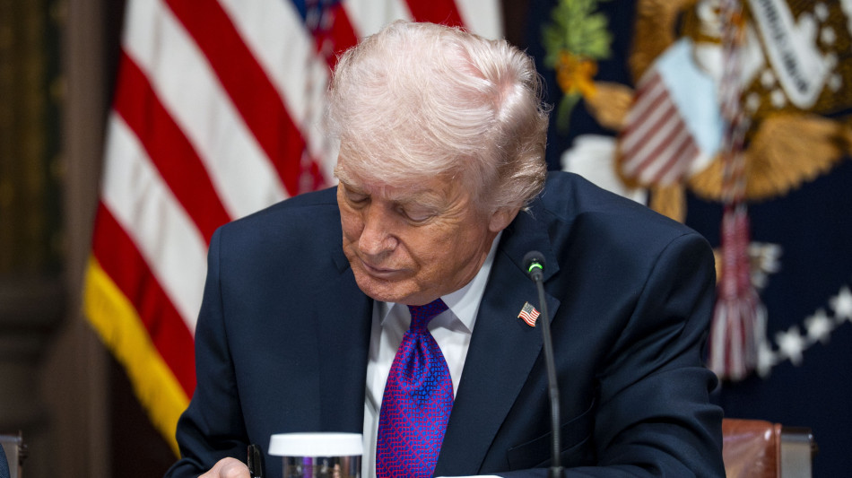 Trump, 'cadr&agrave; anche Cuba, vogliono un accordo'